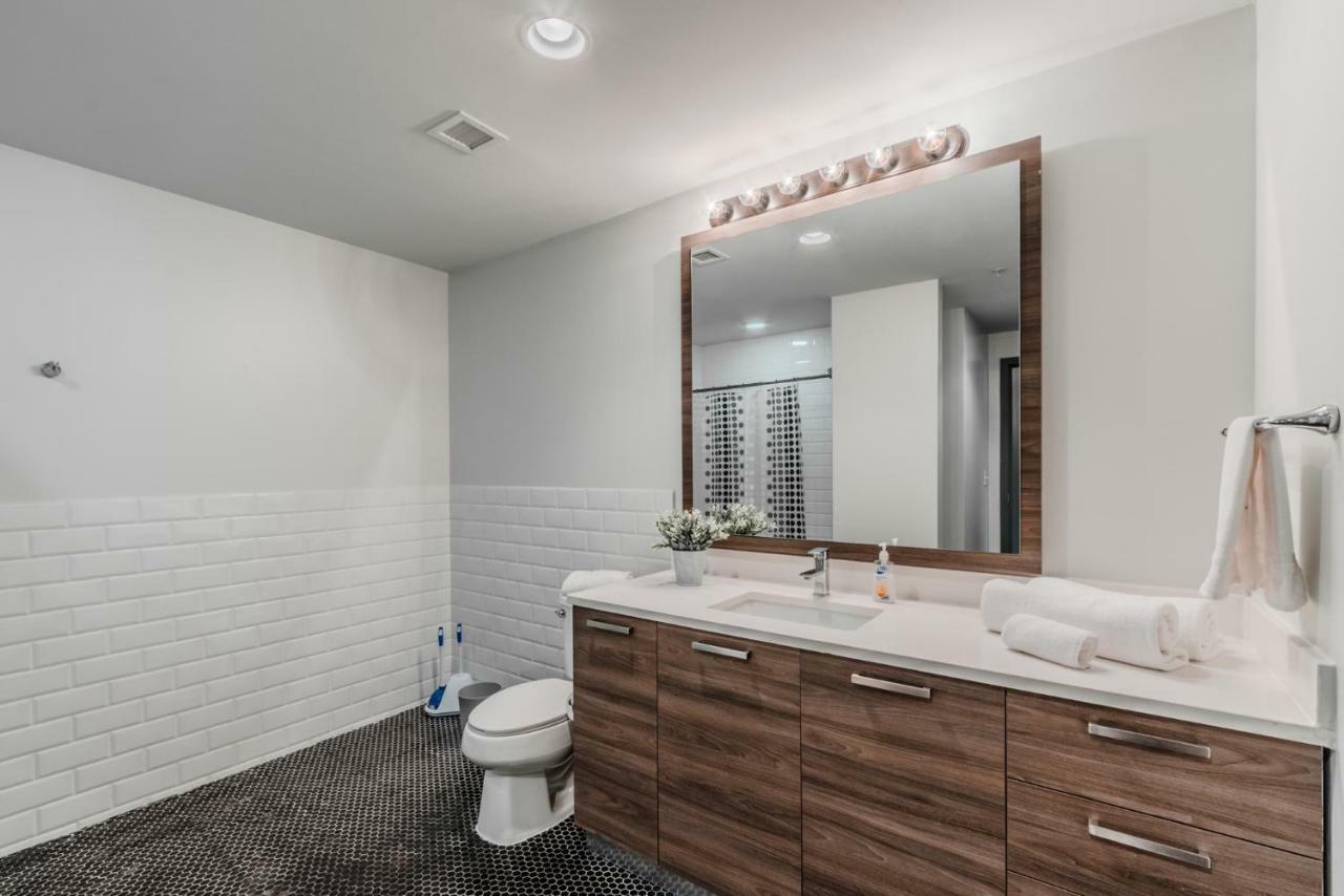 Regal Stays Corporate Apartments - Downtown Далас Екстериор снимка